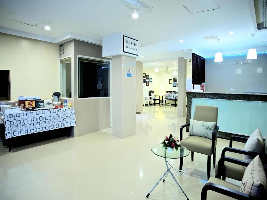 Prince House Bangkok Exterior photo
