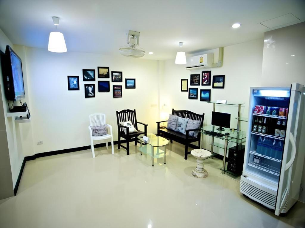 Prince House Bangkok Exterior photo